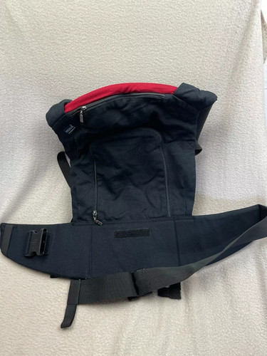 Pognae ergonomic baby carrier