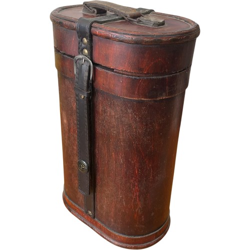 Leather wood wine carrier - leather/,
